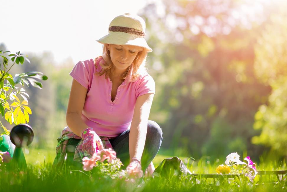 Clothing Tips for Gardening - What to Wear Year-Round